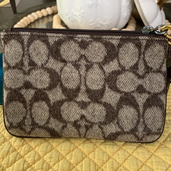 Coach wristlet - Picture 3 of 12